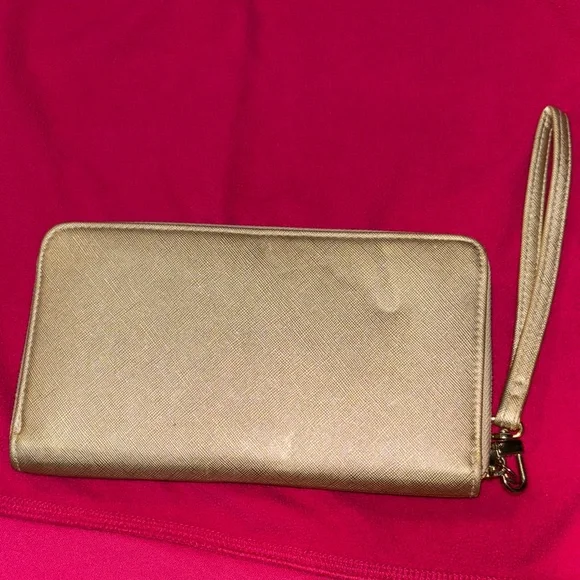 Steve Madden Metallic Gold Wristlet - Picture 4 of 6